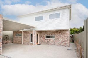 2 Houses, 1 Booking, Great Location