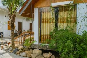 Sân Vườn Hotel Khánh Hòa