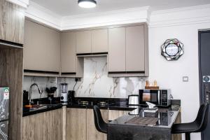 Deebeey Luxury StaysModern, Stylish Apartment