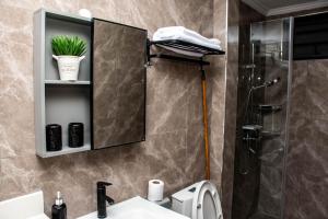 Deebeey Luxury StaysModern, Stylish Apartment