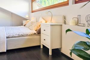 Alpine Design-Wohnung mit freistehender Badewanne in Saas-Grund