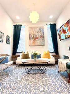 Winter-Friendly 2B2B Downtown Apt! Near Convention Center & PPAC