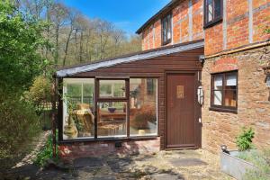 Half Term Avail Families Pets Bredenbury 10min