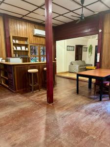 Blue monkey - Bouldering Guesthouse