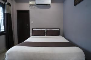Shiva Guest House
