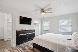 Spacious Palace Style Retreat!