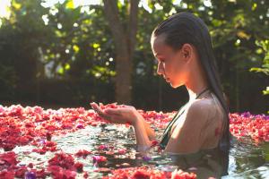 Villa Bella Bali - Authentic Balinese Luxury Villa with Tropical Elegance - Nanny and Cook