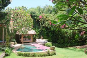Villa Bella Bali - Authentic Balinese Luxury Villa with Tropical Elegance - Nanny and Cook
