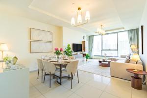 Sun Tower - Amazing Amenities - Elevator drive to Shams Boutik Mall - 1 min walk to the Beach - 5 min to ADGM, Cleveland, Galleria - Heart of Al Reem Island