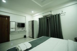 SwagStay Hotel Riviera