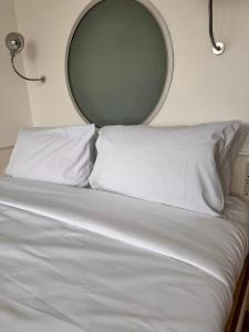 Modern One Bedroom Stay Moments from Kings Cross Station