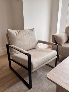 Modern One Bedroom Stay Moments from Kings Cross Station