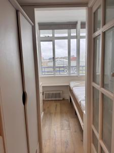 Modern One Bedroom Stay Moments from Kings Cross Station