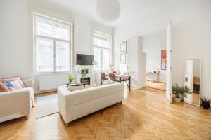 Discover Your Budapest Retreat-Walk to Downtown