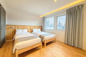 The Lobs Toya, Chalet Secca