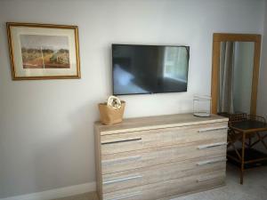 Bright 3BDR Apartment with Balcony in Central Hove