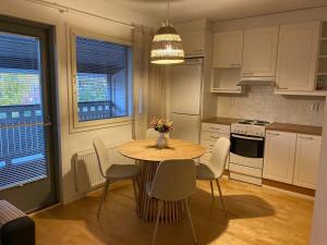 Valoisa saunallinen luhtitalokaksio Joupista