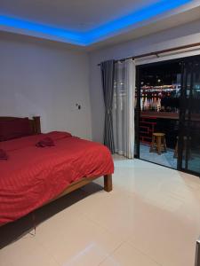 ริมหมอก จาต๋ารักไทย