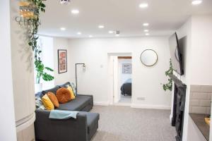 Stylish 1-Bed Flat Sleeps 4 Free Parking