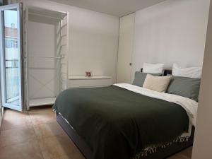 Gambetta Promenade modern near beach with parking