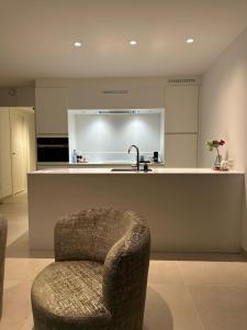 Spacious and modern apartment with open sea view
