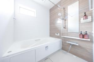 Skytree House Oshiage New 3-story Villa, 2 Showers, 2 Toilets, 4 Rooms, 3 min walk to Oshiage Station