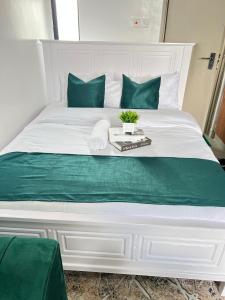 Royal Surbubs Tsavo Apartment