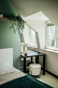 The Loft - Parking - Washer&Dryer - Port view - Balcony