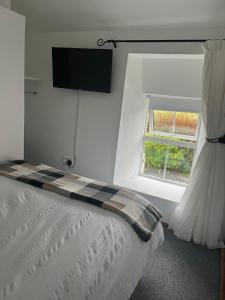 Family-Pet Friendly-Sleeps 8-Hot Tub-Sauna