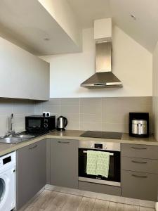 Bright & Cozy 2 bed Apartment