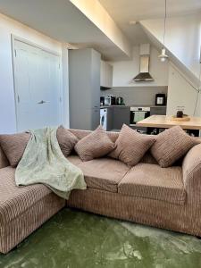 Bright & Cozy 2 bed Apartment