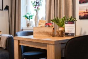 Guestly Homes - Modern & Central 1BR