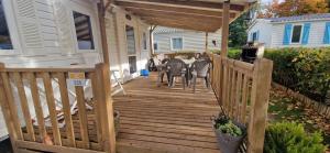 Mobil-home avec grande terrasse