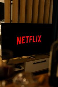 Sapphire Studio by Dove