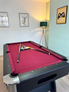 Enfield Contractor Base With Games Room