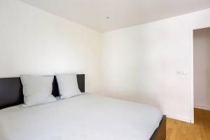 large appartment 2 parking spaces 5mn paris