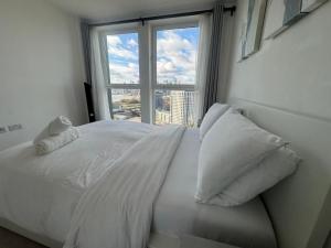 Luxe Penthouse with Free Parking