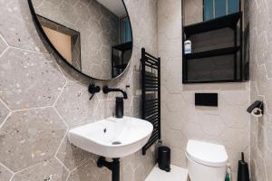 Fresh Stylish West End Flat