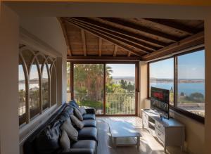 Villa Alexandra: Sea Views Pool Jacuzzi Sauna