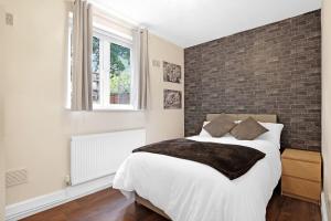 3 BR Flat-Shehpard bush-Sleeps 6