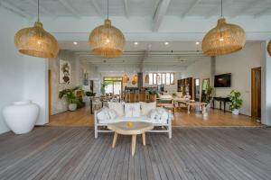 Villa Ughy By DreamAwayBali - 5min to Finns