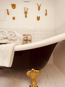 Apartament Muralowa Przystań Mural Haven CENTRUM Sienkiewicza KLIMATYZACJA gra rzutki NOBLE APARTS