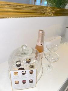 The Hidden Garden Gate Cabin