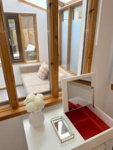 The Hidden Garden Gate Cabin