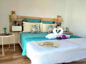 Villa Cerasella - Rustic Sicilian Retreat with Private Pool & Sunset View