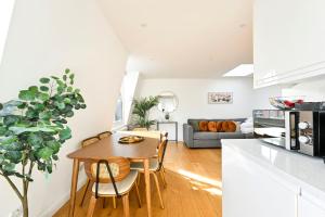 Bright Fitzrovia 2 Bed Apartments