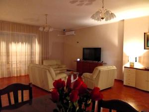 House Revolution Style FC