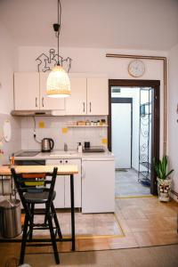 Studio5, sa parkingom, centar Obrenovca