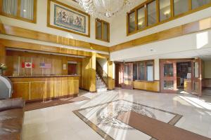 Woodbine Hotel & Suites