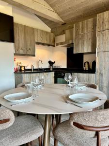 Séjour lumineux avec vue sur les cimes